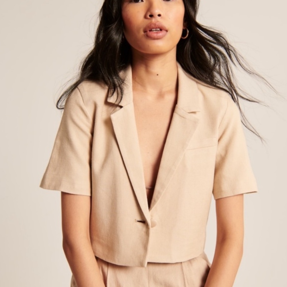 Abercrombie & Fitch Linen Short Sleeve Cropped Blazer